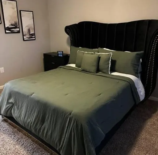 Extravagant 2 Br/2 Ba Apartment